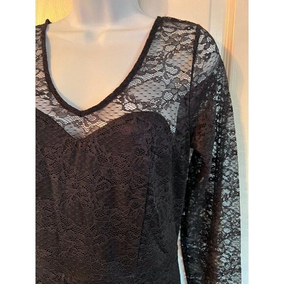 Bold Elements Black Lace V-Neck Lined‎ Size M New With Tags - Picture 2 of 6